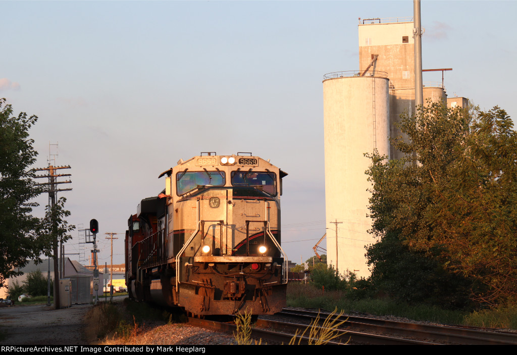 BNSF 9669